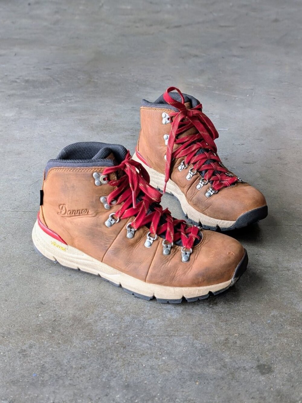 Danner Men's Mountain 600 Leaf 4.5" Grizzly Brown Rhodo Red GTX Hiking Boot 9